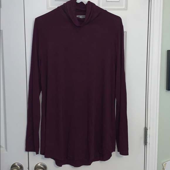 JM collection women’s wine colored turtleneck top size medium - Picture 1 of 3